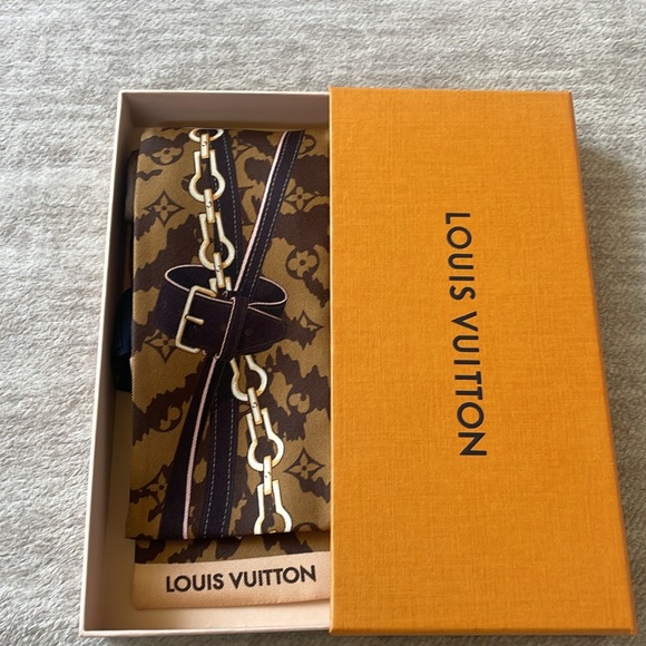 Louis Vuitton Accessories - Louis Vuitton NIB Bandeau Tiger Gram Marron M78985 100% Silk Brand New